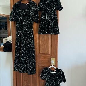 Ivy City Co Black - Green sequin  Dress Set (mommy+mini) xS, 3T, 2T